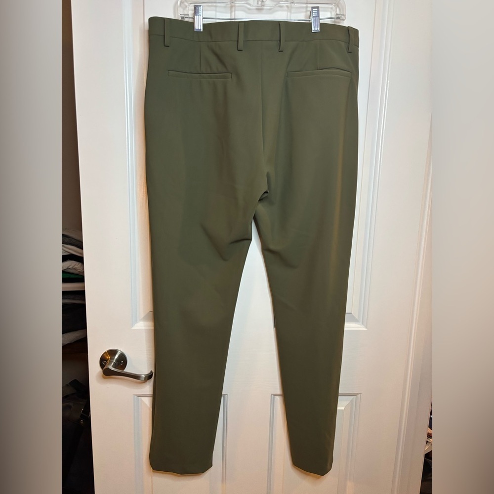 Like new Theory Zaine Slim Straight stretch in Uniform green size 36 - Picture 5 of 8